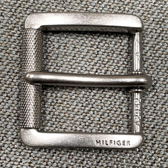 Tommy Hilfiger Belt Buckle - Picture 4 of 9